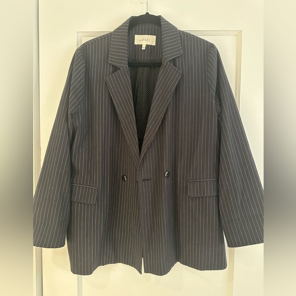 The GREAT pinstripe suit. - Picture 5 of 9